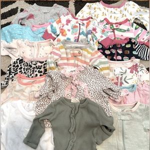 Newborn and 0/3 months sleepers baby girl - 27 pieces